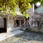 09_Duino Aurisina_casa_carsica_con_corte