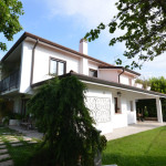 Casa con giardino