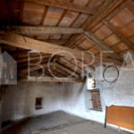 09_Duino Aurisina_casa carsica tetto con travi in legno